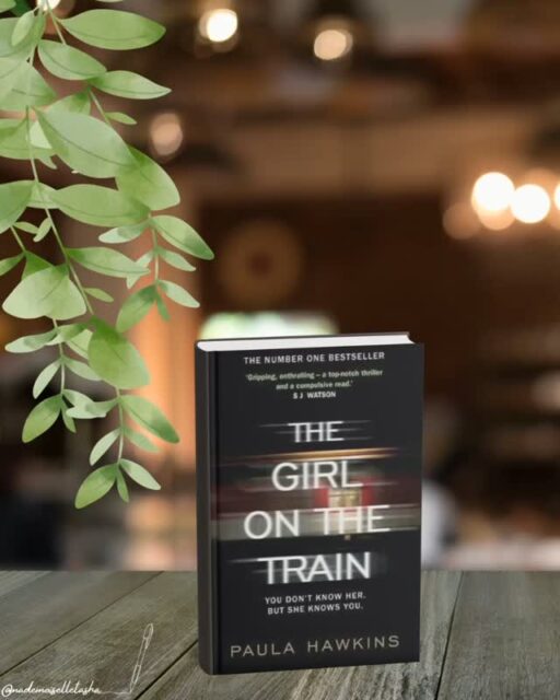 Avis de lecture: The Girl on the Train (La fille du train) de Paula Hawkins* Le r&eacute;sum&eacute; est en commentaire ! ⬇️
.
.
Mon avis:
M&ecirc;me si j&rsquo;ai &eacute;t&eacute; frustr&eacute;e pendant les premiers chapitres que je trouvais un peu lents et r&eacute;p&eacute;titifs, j&rsquo;ai bien appr&eacute;ci&eacute; cette lecture.Je n&rsquo;ai aim&eacute; aucun personnage, tous d&eacute;cevants, les uns apr&egrave;s les autres, mais l&rsquo;histoire en elle-m&ecirc;me est assez captivante pour donner envie de tourner la page afin de savoir ce qui va suivre.Plus que le suspense et le meurtre &agrave; r&eacute;soudre, ce qui m&rsquo;a le plus marqu&eacute; dans ce roman, c&rsquo;est le th&egrave;me des apparences. Tout au long de l&rsquo;intrigue, Rachel observe les gens de loin et construit des histoires &agrave; leur sujet. Elle regarde Meghan et Scott et s&rsquo;imagine qu&rsquo;ils forment un couple parfait. Elle regarde Tom et Anna et pense qu&rsquo;ils vivent la vie id&eacute;ale qu&rsquo;elle a perdue. Mais plus on apprend &agrave; connaitre ces personnages, plus on r&eacute;alise que cette perfection n&rsquo;existe pas. Cela ressemble d&rsquo;ailleurs beaucoup &agrave; ce qui se passe sur les r&eacute;seaux sociaux, nous regardons les photos des autres, leurs voyages, leurs r&eacute;ussites, leurs moments de bonheur et nous nous persuadons qu&rsquo;ils ont une vie meilleure que la n&ocirc;tre. Pourtant, derri&egrave;re les apparences, chacun a ses probl&egrave;mes, ses souffrances et ses propres combats.En fin de compte, malgr&eacute; mes r&eacute;serves, je recommande ce roman. Les th&egrave;mes abord&eacute;s sont int&eacute;ressants et l&rsquo;intrigue est assez captivante pour donner envie de tourner les pages : l'histoire engendre tellement de frustrations qu'on veut absolument savoir comment elle se termine (lol). Je le conseille surtout aux amateurs de thrillers psychologiques et d'histoires qui explorent les th&egrave;mes de la m&eacute;moire, des apparences et de l&rsquo;obsession.
.
💬 Tu l'as lu ou il est dans ta pile &agrave; lire ? Quel est le thriller qui t'a le plus marqu&eacute;(e) r&eacute;cemment ? 👇
.
#lafilledutrain #thegirlonthetrain #paulahawkins #avislecture #chroniquelitteraire #bookstagramfrance #bookstagramsuisse #thrillerpsychologique #livreaddict #lectureterminee