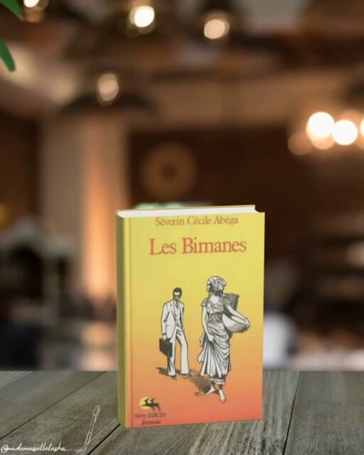 📖 Les Bimanes - S&eacute;verin C&eacute;cile Ab&eacute;gaPour ma derni&egrave;re lecture de septembre, je suis retourn&eacute;e dans le pass&eacute; avec un livre que j&rsquo;avais &eacute;tudi&eacute; au lyc&eacute;e : Les Bimanes de l&rsquo;auteur camerounais S&eacute;verin C&eacute;cile Ab&eacute;ga.Ce recueil de sept nouvelles m&rsquo;avait surtout laiss&eacute; le souvenir d&rsquo;un livre dr&ocirc;le, rempli d&rsquo;ironie, de situations absurdes et de personnages hauts en couleur. Mais en le relisant des ann&eacute;es plus tard, dans le cadre de mon challenge afro-litt&eacute;rature, j&rsquo;ai d&eacute;couvert une &oelig;uvre beaucoup plus profonde.Derri&egrave;re l&rsquo;humour, Ab&eacute;ga critique le m&eacute;pris du travail manuel, les in&eacute;galit&eacute;s sociales, la corruption, le favoritisme et l&rsquo;importance accord&eacute;e au statut social.
Les &laquo; bimanes &raquo;, ce sont ces travailleurs ordinaires que la soci&eacute;t&eacute; regarde parfois de haut : vendeurs, paysans, ouvriers, petits commer&ccedil;ants&hellip; Pourtant, ce sont eux qui font fonctionner la soci&eacute;t&eacute;.L'une des choses qui m&rsquo;a le plus frapp&eacute;e, c&rsquo;est de constater &agrave; quel point certaines des critiques du recueil r&eacute;sonnent encore aujourd&rsquo;hui. J&rsquo;ai eu l&rsquo;impression de lire des situations vieilles de plusieurs d&eacute;cennies tout en reconnaissant des r&eacute;alit&eacute;s encore bien pr&eacute;sentes.Cette relecture m&rsquo;a aussi permis de faire un bond dans le pass&eacute; et retrouver la lyc&eacute;enne que j&rsquo;&eacute;tais...&hearts;️------
J&rsquo;ai retrouv&eacute; le livre dr&ocirc;le dont je me souvenais, mais j&rsquo;y ai surtout d&eacute;couvert une critique sociale que je n&rsquo;avais pas &eacute;t&eacute; capable de mesurer &agrave; l&rsquo;&eacute;poque.Une tr&egrave;s belle red&eacute;couverte. ❤️📚
.
.
Retrouvrez ma chronique compl&egrave;te sur le blog (lien dans ma bio).
.
.
#lesbimanes #s&eacute;verinc&eacute;cileab&eacute;ga #litt&eacute;ratureafricaine #litteraturecamerounaise #afrolitterature Bookstagram Bookstagramfrance Lecture Livresafricain